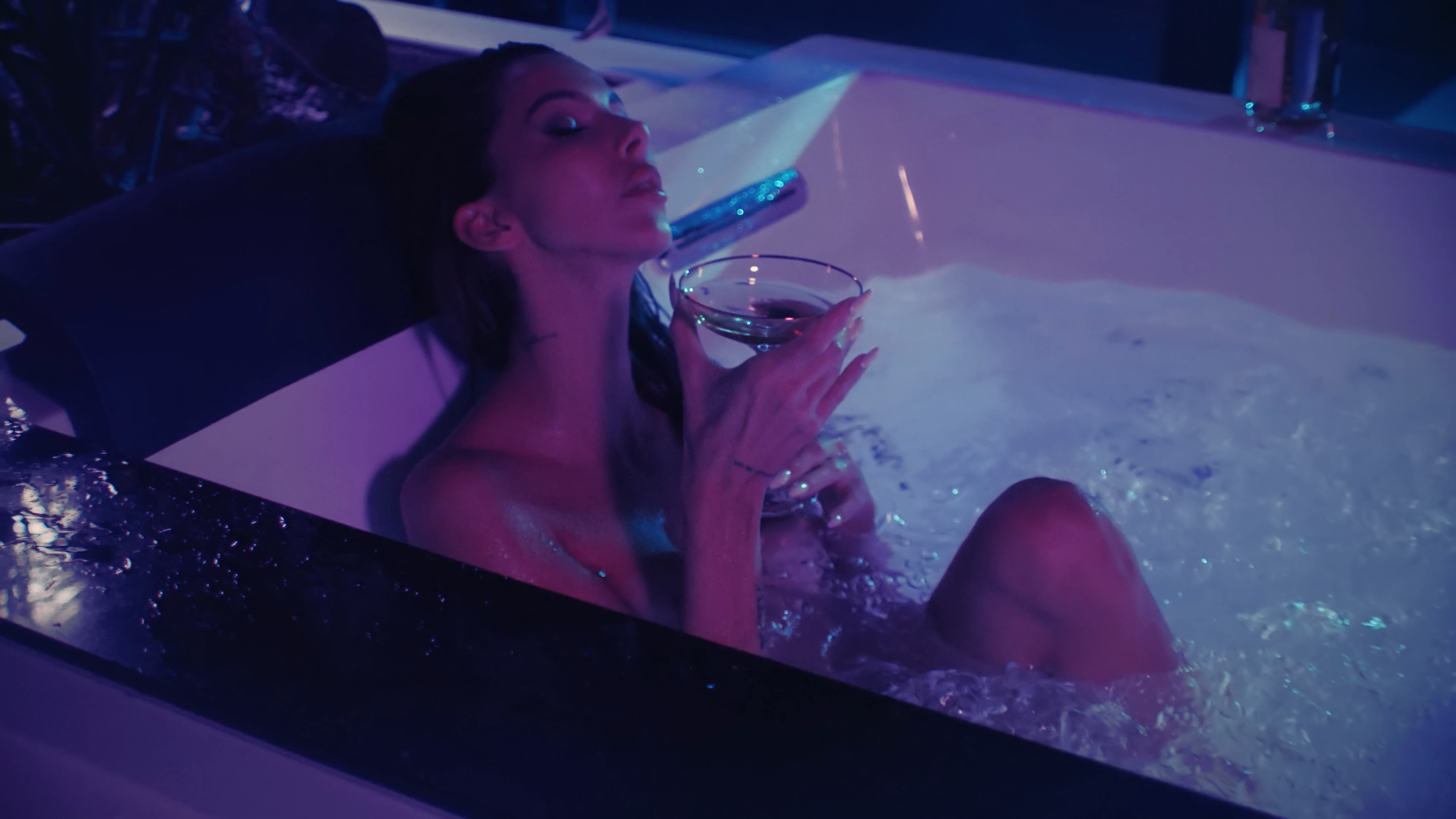 [STILL]Monet192_Secret_Safe_MV_1.1.31